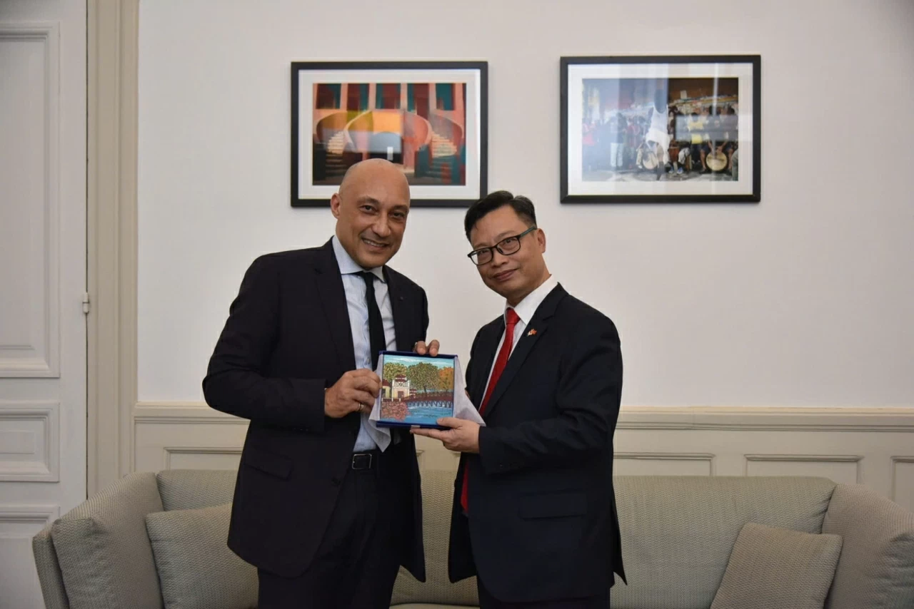 Tết cộng đồng tại Paris Tết cộng đồng tại Paris