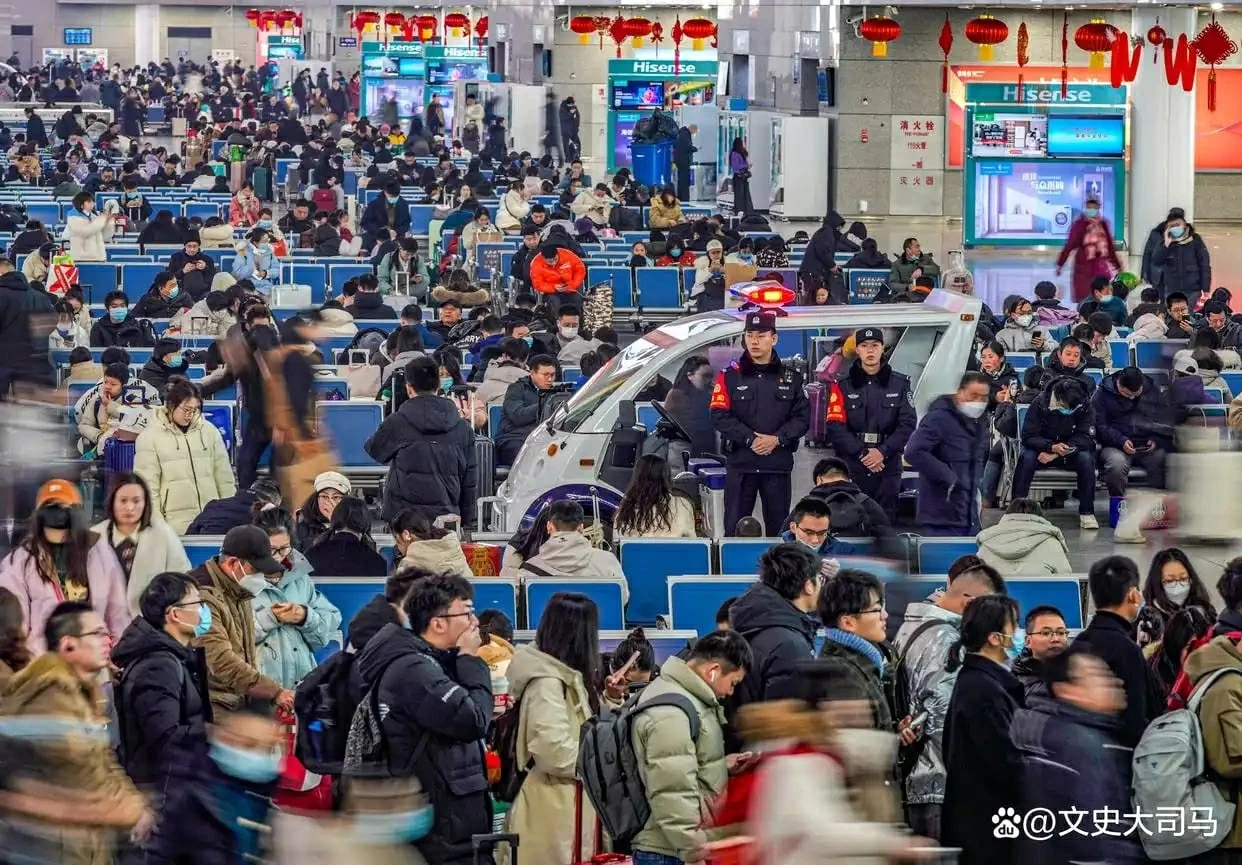 tổng số lượt di chuyển nội địa có thể đạt mức kỷ lục 9,5 tỷ lượt, tăng so với khoảng 9,02 tỷ lượt của năm 2025. (Nguồn: Baidu) tổng số lượt di chuyển nội địa có thể đạt mức kỷ lục 9,5 tỷ lượt, tăng so với khoảng 9,02 tỷ lượt của năm 2025. (Nguồn: Baidu)