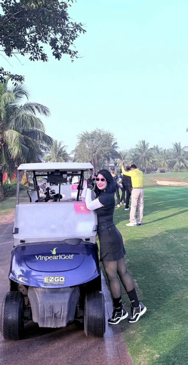 Trong vai trò Chủ tịch các câu lạc bộ golf, chị Nguyễn Thị Loan góp phần kết nối cộng đồng doanh nhân bằng tinh thần kỷ luật và văn minh. Trong vai trò Chủ tịch các câu lạc bộ golf, chị Nguyễn Thị Loan góp phần kết nối cộng đồng doanh nhân bằng tinh thần kỷ luật và văn minh.