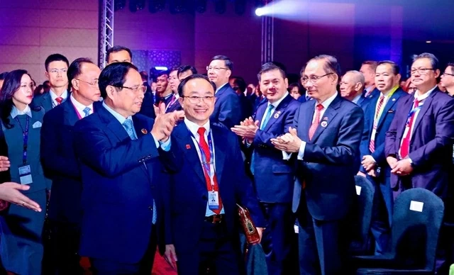 Doanh nhân Phạm Văn Thơ: Khát vọng đưa xe điện Việt Nam vươn ra thế giới Doanh nhân Phạm Văn Thơ: Khát vọng đưa xe điện Việt Nam vươn ra thế giới