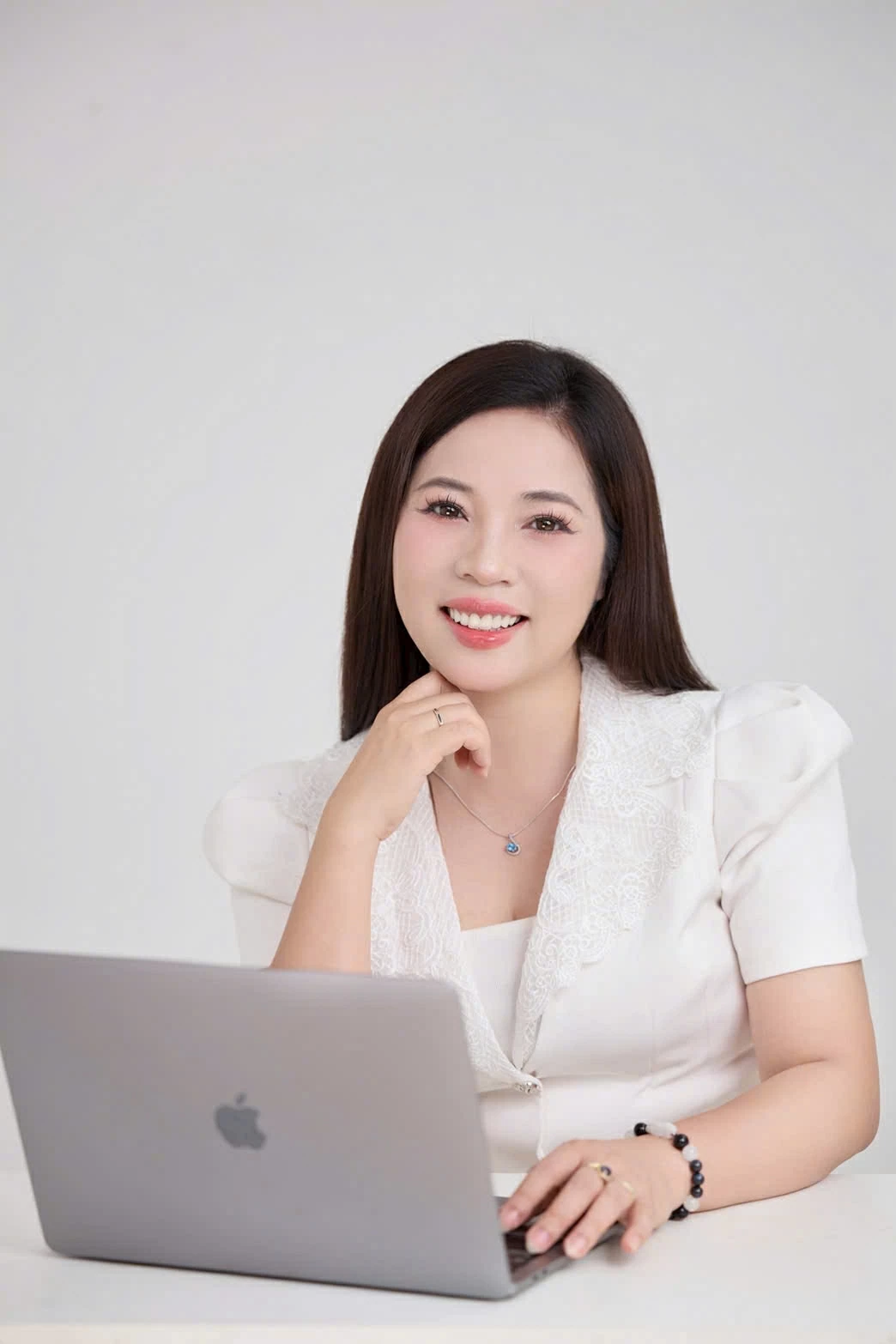 Doanh nhân Phan Thị Huyền – Tổng Giám đốc Công ty TNHH Tư vấn và Xây dựng Bình Minh Thái Nguyên