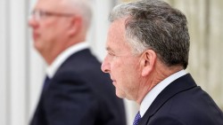 Hòa đàm Nga–Ukraine: Các phái đoàn lên đường tới Geneva, châu Âu dò la khả năng tham gia, Tổng thống Trump nhắn gửi Kiev