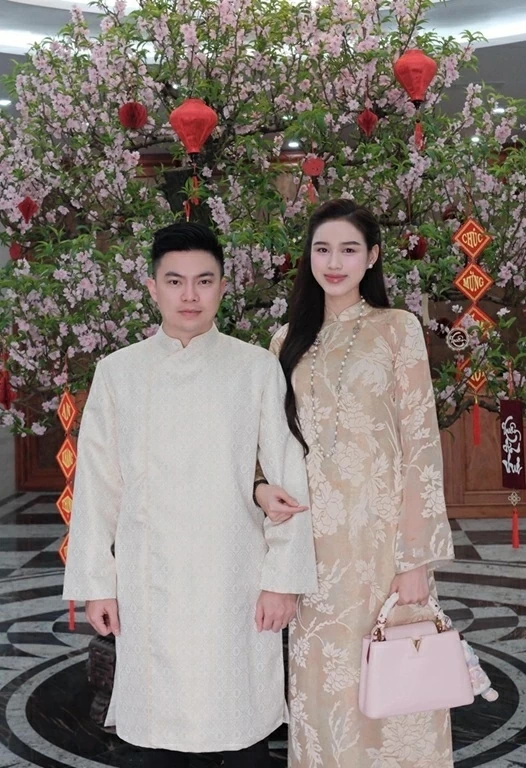 Sao Việt khoe khoảnh khắc đón Tết Bính Ngọ 2026 bên gia đình