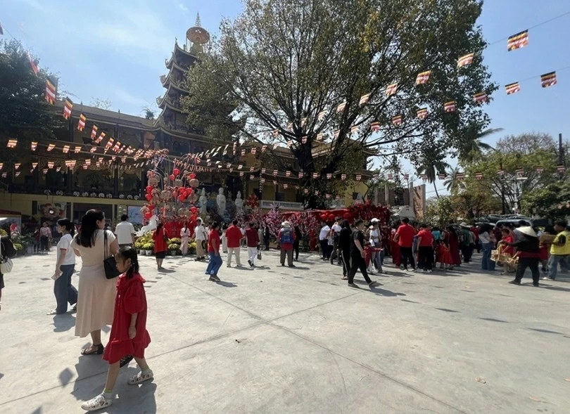 Kết nối cộng đồng, ‘truyền lửa’ cho thế hệ trẻ kiều bào tại Lào