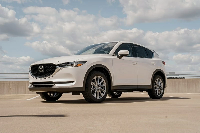 Top 5 xe SUV hạng C bán chạy nhất tháng 1/2026: Mazda CX-5 tiếp tục dẫn đầu.