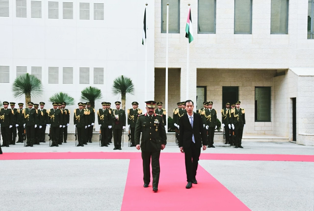 Đại sứ Nguyễn Nam Dương trình Thư ủy nhiệm lên Tổng thống Nhà nước Palestine Mahmoud Abbas
