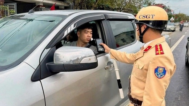 Khuyến cáo lái xe tuân thủ luật giao thông trên cao tốc