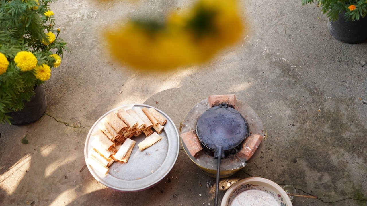 Bánh kẹp miền Tây – Hương vị Tết gợi nhớ tuổi thơ