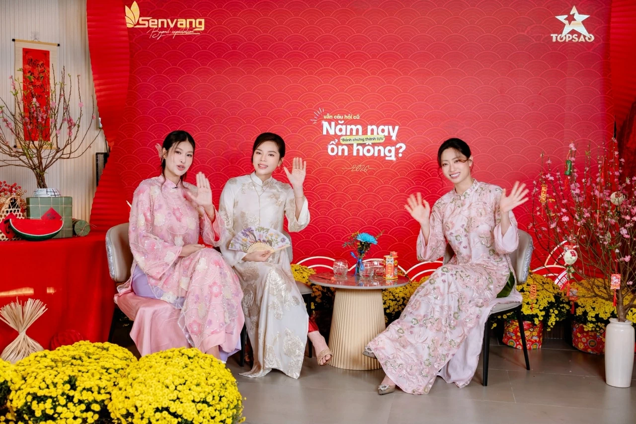 Khi sao Việt diện áo dài đón Tết