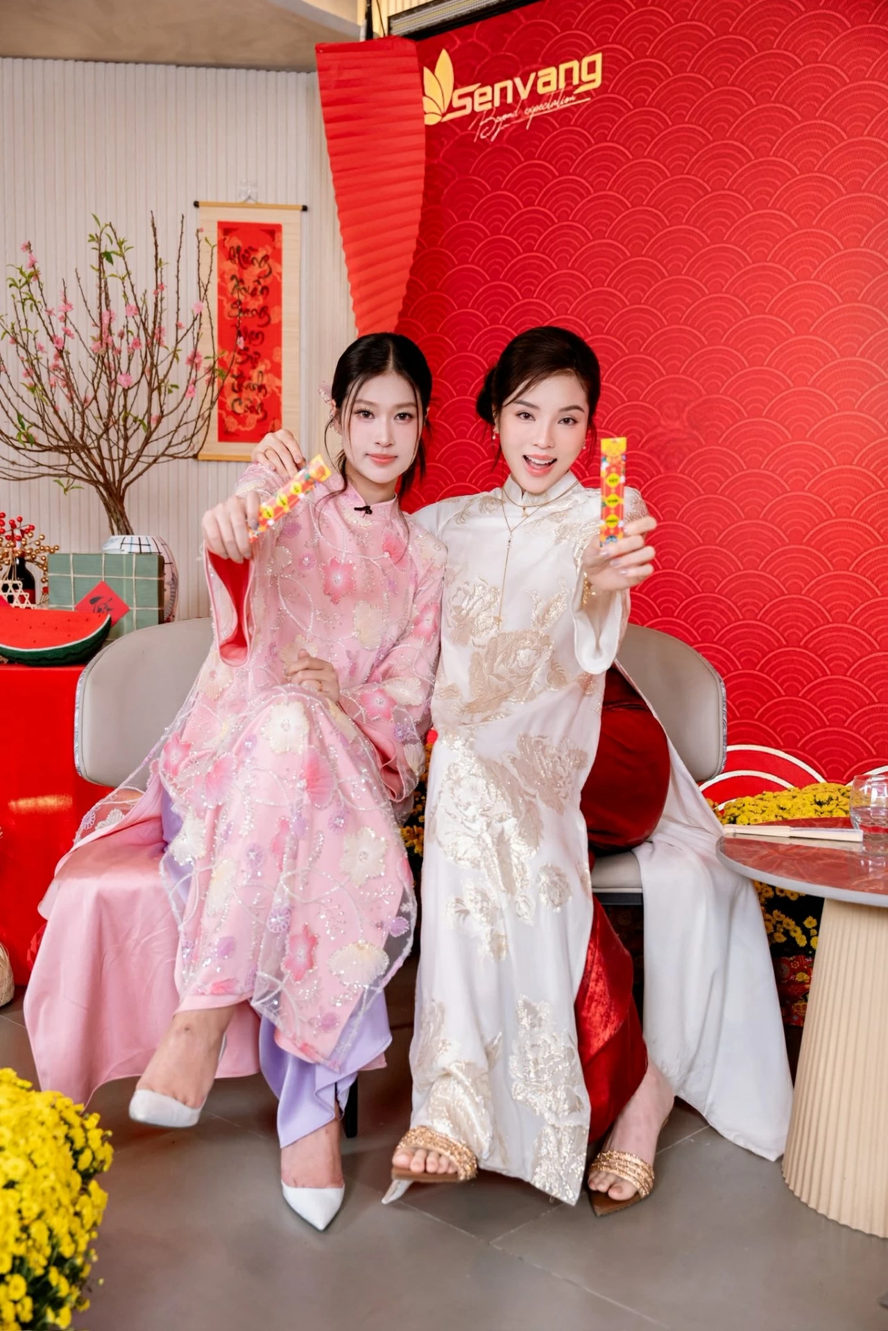 Khi sao Việt diện áo dài đón Tết