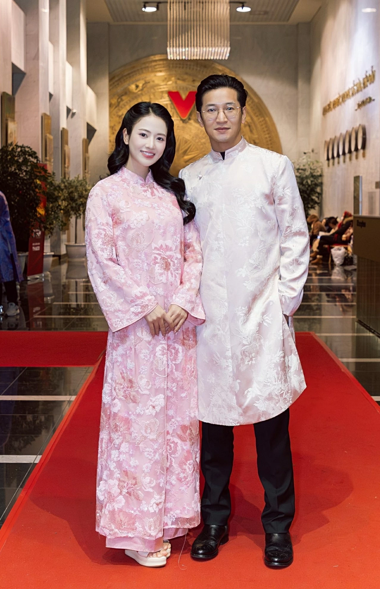 Khi sao Việt diện áo dài đón Tết Khi sao Việt diện áo dài đón Tết