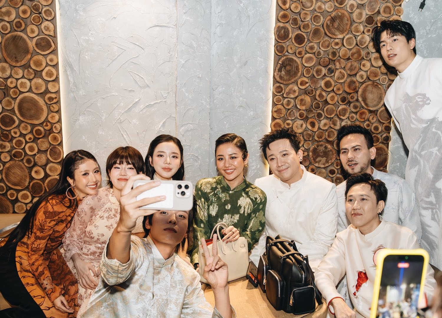 Phim Tết 'Thỏ ơi!' của Trấn Thành vượt mốc 100 tỷ, Trường Giang theo sát dienphim_thooi.jpg