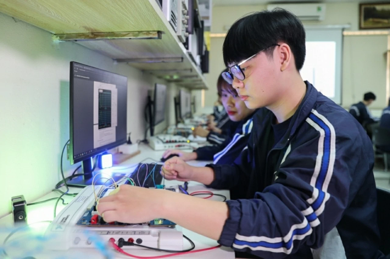 Sinh viên Trường ĐH Công nghệ - ĐH Quốc gia Hà Nội. (Nguồn: UET) Sinh viên Trường ĐH Công nghệ - ĐH Quốc gia Hà Nội. (Nguồn: UET)