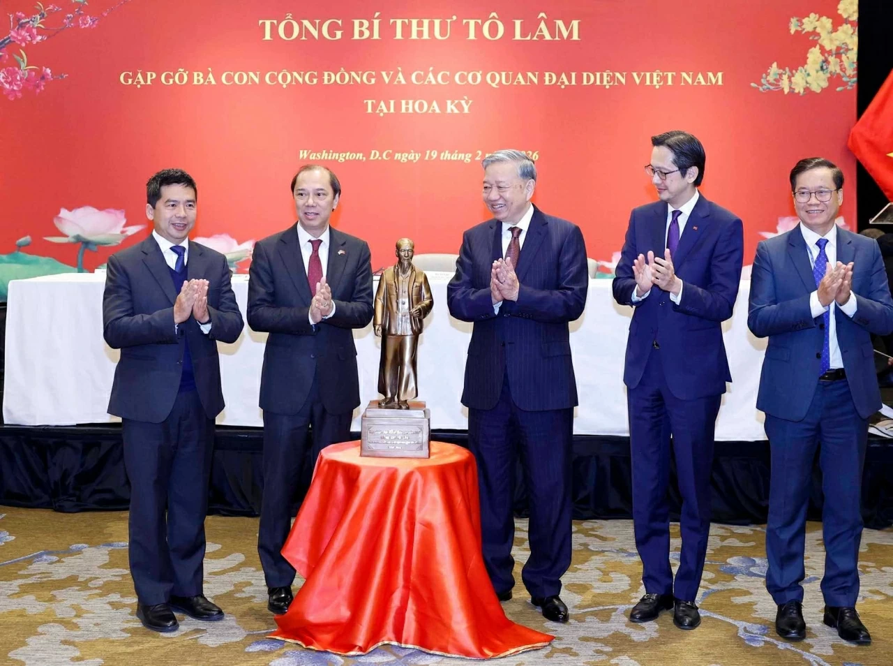 Tổng Bí thư Tô Lâm gặp gỡ bà con cộng đồng và các cơ quan đại diện Việt Nam tại Hoa Kỳ Tổng Bí thư Tô Lâm gặp gỡ bà con cộng đồng và các cơ quan đại diện Việt Nam tại Hoa Kỳ