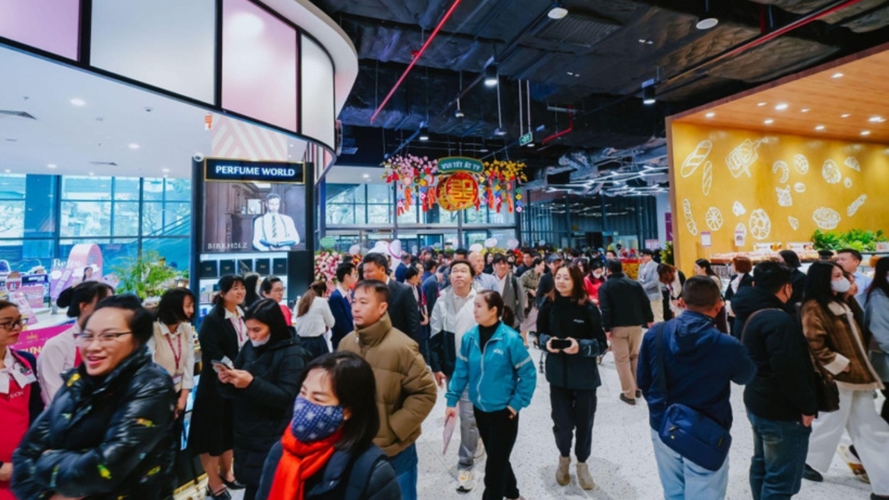 Mùng 4 Tết thị trường dần 'vào guồng', nguồn cung dồi dào, giá cả ổn định