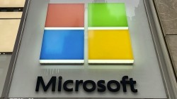 Microsoft ra lò công nghệ lưu trữ dữ liệu ưu việt, được làm từ thủy tinh bền vững 10.000 năm
