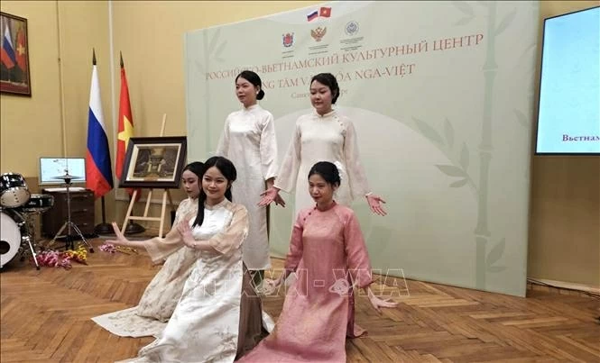 Ấm áp Tết quê hương trong giảng đường Herzen Ấm áp Tết quê hương trong giảng đường Herzen