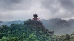 Du Xuân Bính Ngọ 2026: 8 điểm đến tâm linh hút khách ở miền Bắc