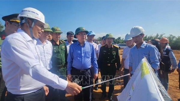 Phó Thủ tướng Hồ Quốc Dũng kiểm tra tiến độ đường cao tốc Quy Nhơn - Pleiku