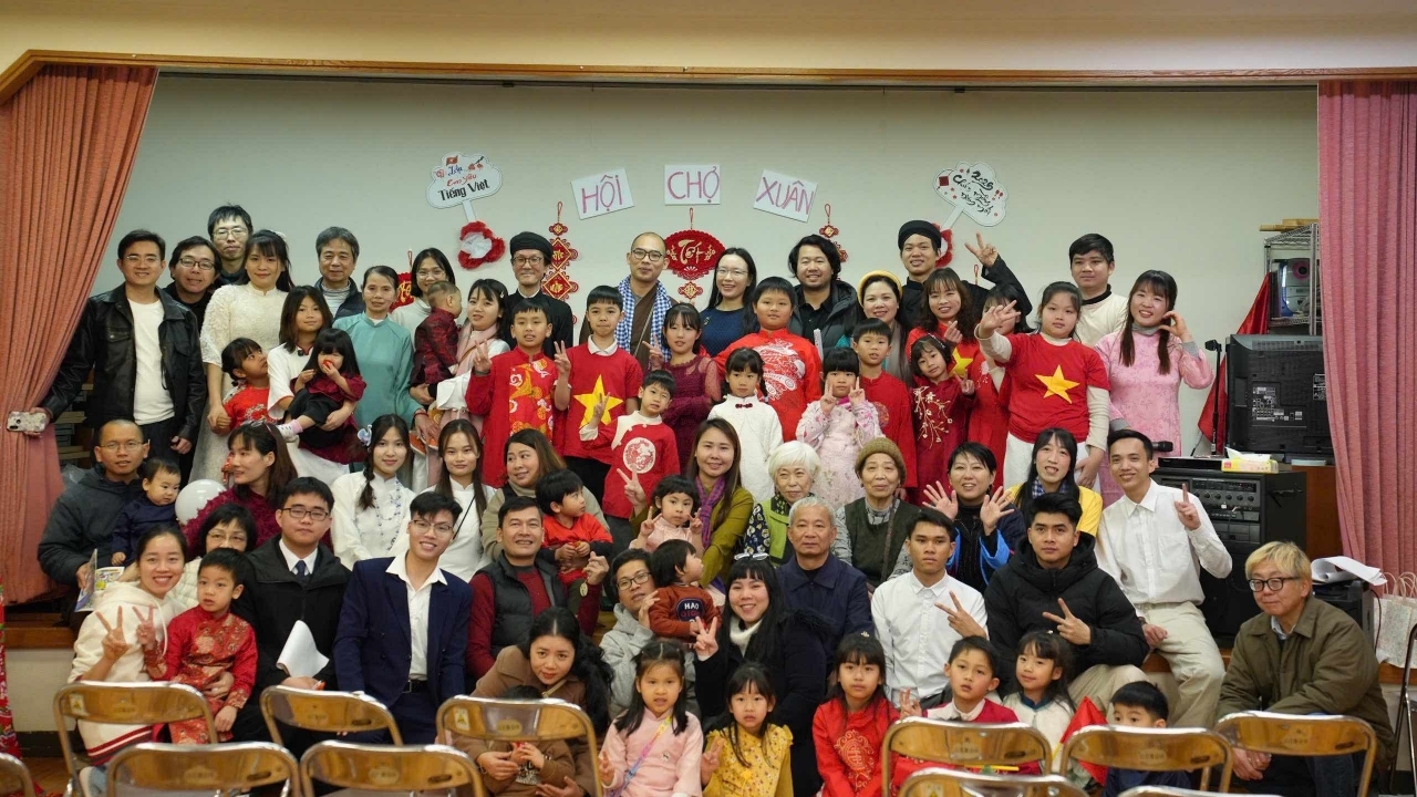 Lần đầu tiên các trường Việt ngữ tại Osaka phối hợp tổ chức Hội chợ Xuân, lan toả văn hoá Việt nơi xa xứ