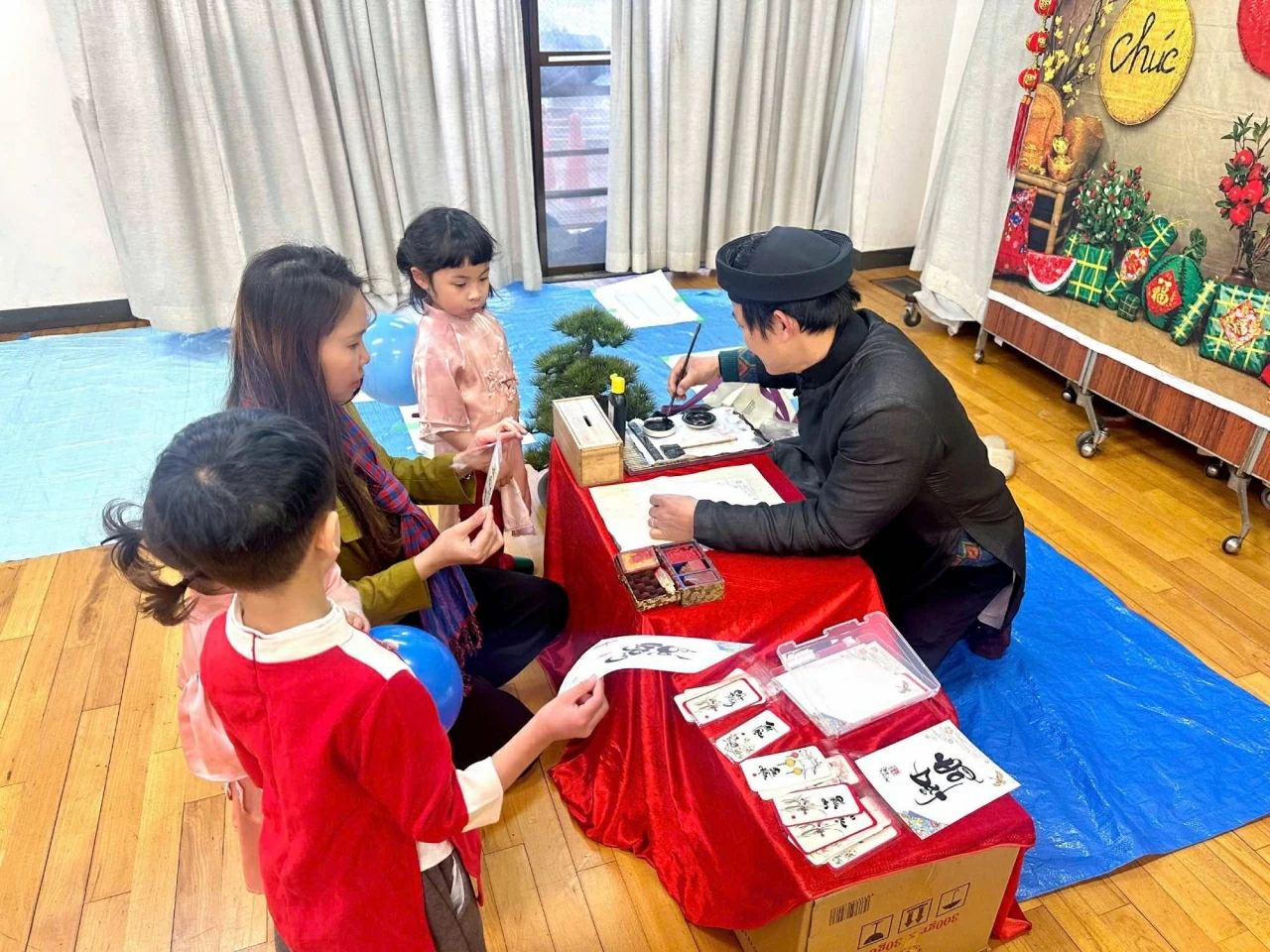 Lần đầu tiên các trường Việt ngữ tại Osaka phối hợp tổ chức Hội chợ Xuân, lan toả tiếng Việt và văn hoá Việt nơi xa xứ