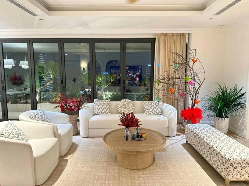 Hoa hậu Đặng Thu Thảo trang hoàng nhiều loại cây, hoa hút tài lộc ngày Tết