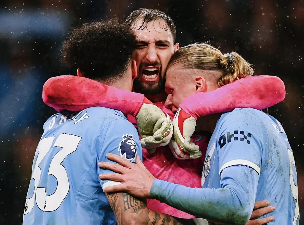 Ngoại hạng Anh: Arsenal tạm dẫn đầu, Manchester United xếp thứ năm Ngoại hạng Anh: Arsenal tạm dẫn đầu, Manchester United xếp thứ năm