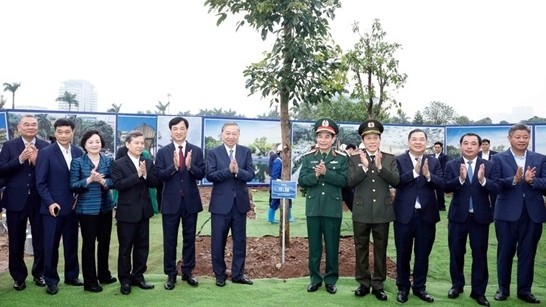 Party leader attends launch of tree planting festival in Hanoi
