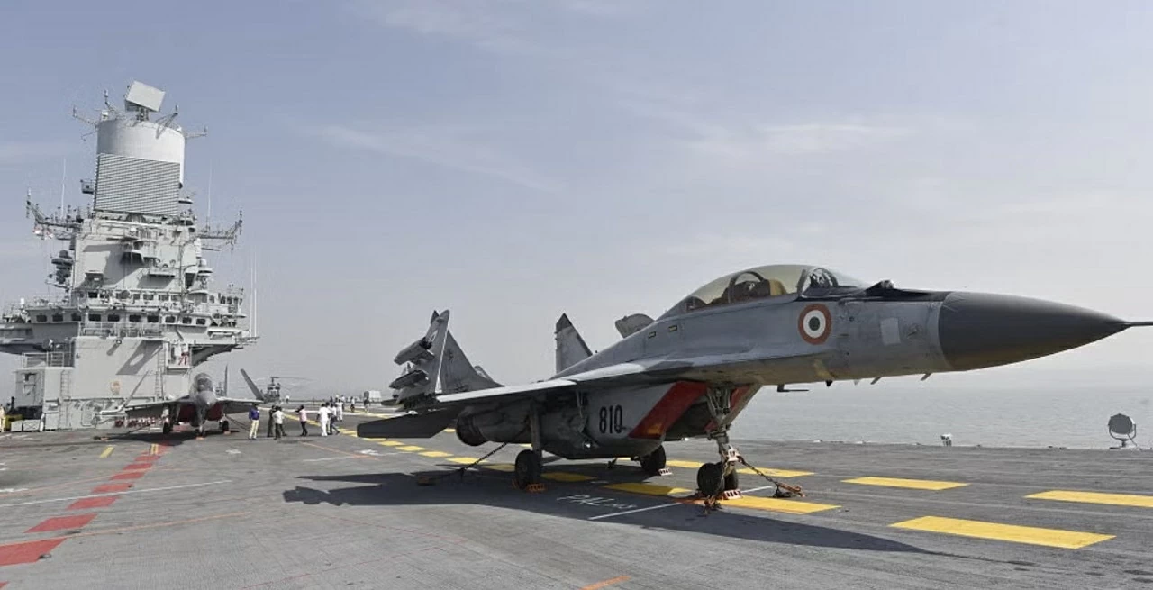 Chạy đua sở hữu tàu sân bay Chạy đua sở hữu tàu sân bay