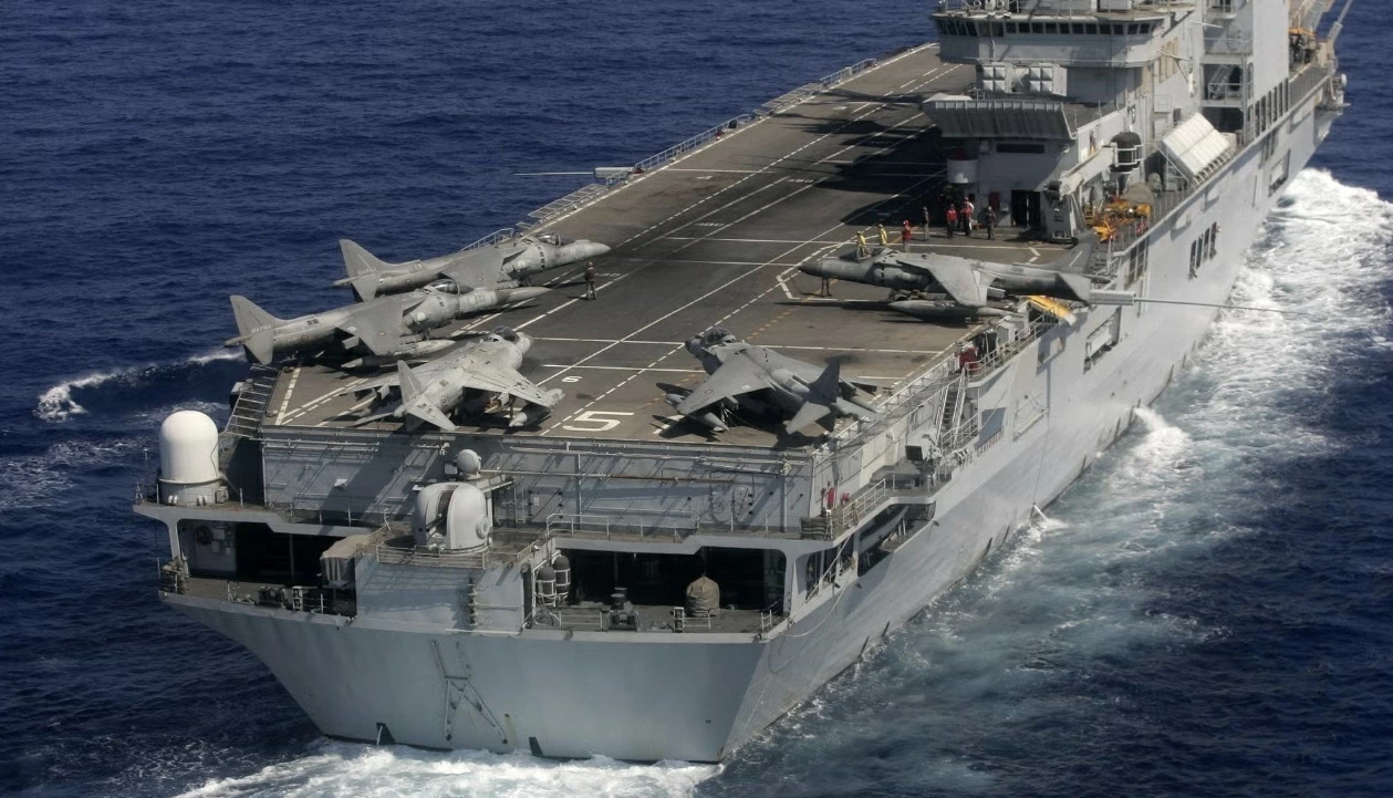 Chạy đua sở hữu tàu sân bay