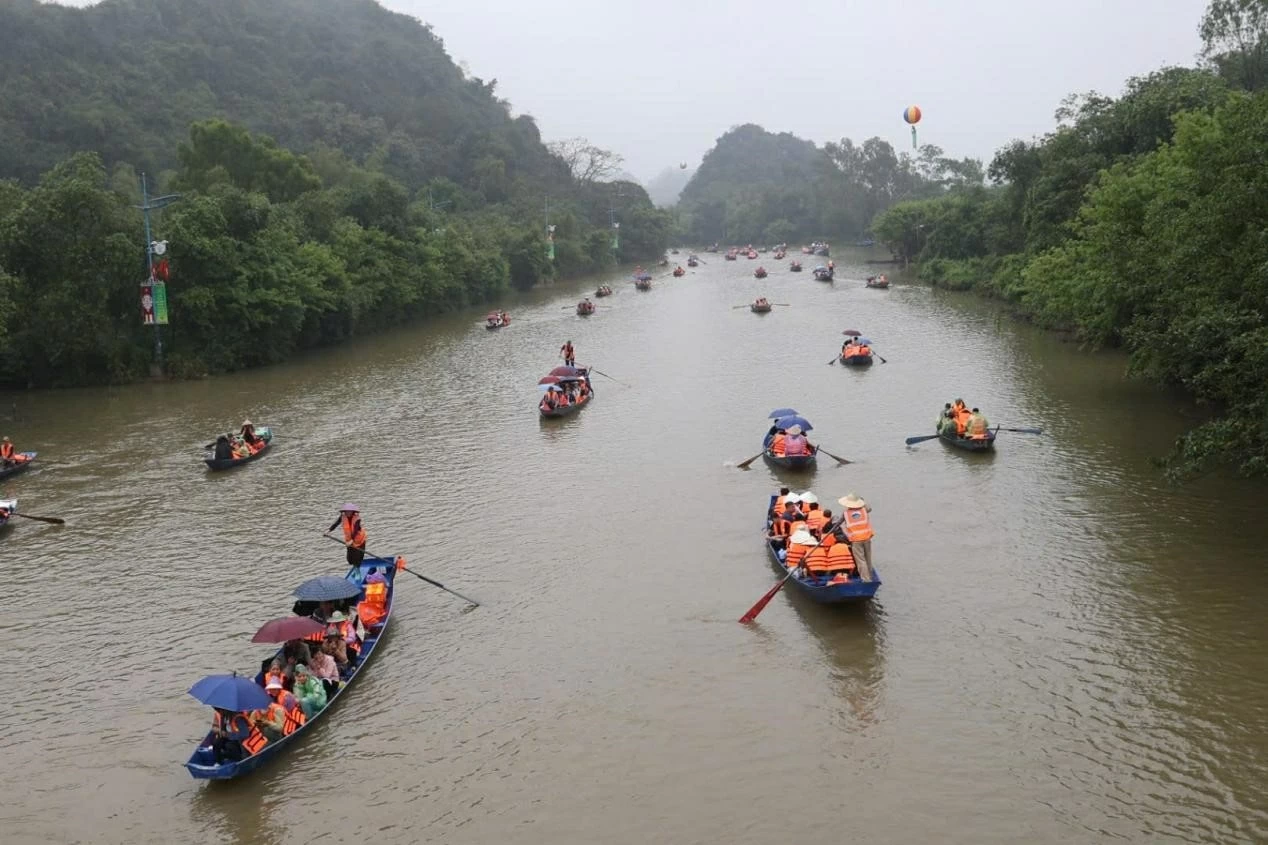 Lễ hội Du lịch chùa Hương 2026 chính thức khai hội, đón hàng chục nghìn du khách
