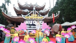 Lễ hội Du lịch chùa Hương 2026 chính thức khai hội, đón hàng chục nghìn du khách