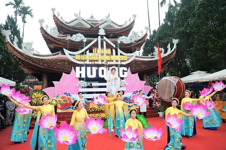 Lễ hội Du lịch chùa Hương 2026 chính thức khai hội, đón hàng chục nghìn du khách