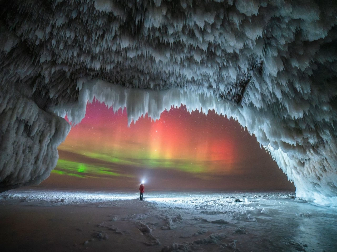 Ảnh ấn tượng: Hội đồng Hòa bình dành hơn 5 tỷ USD cho Gaza, Nga tuyên bố kiểm soát thêm địa bàn, chú chó đua ké gây sốt tại Olympic Ảnh ấn tượng: Hội đồng Hòa bình dành hơn 5 tỷ USD cho Gaza, Nga tuyên bố kiểm soát thêm địa bàn, chú chó đua ké gây sốt tại Olympic