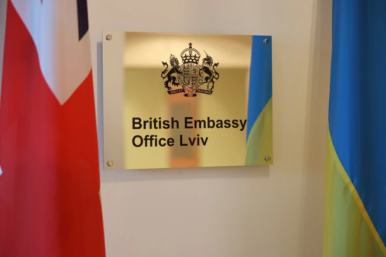 Ảnh ấn tượng: Hội đồng Hòa bình dành hơn 5 tỷ USD cho Gaza, Nga tuyên bố kiểm soát thêm địa bàn, chú chó 'đua ké' gây sốt tại Olympic