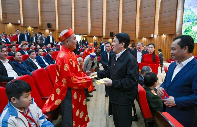 Chủ tịch nước thăm chúc Tết Đảng bộ, chính quyền, nhân dân tỉnh Lào Cai