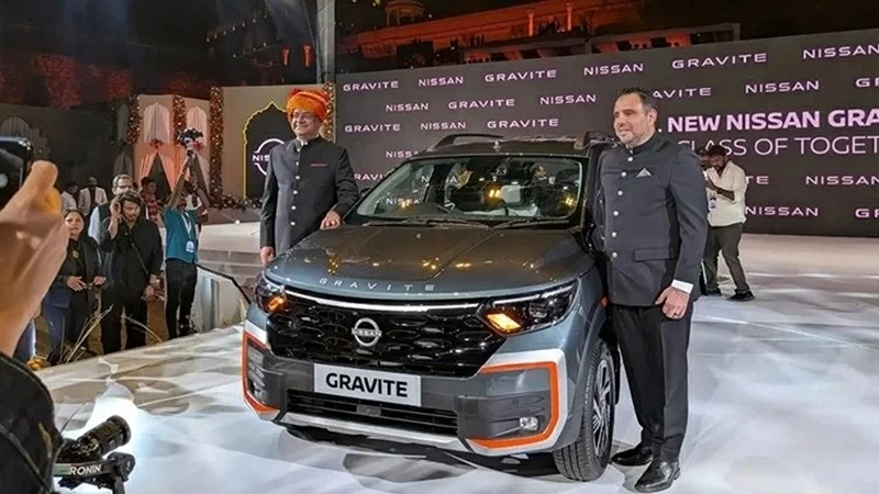 Cận cảnh xe MPV 7 chỗ Nissan Gravite ra mắt tại Ấn Độ