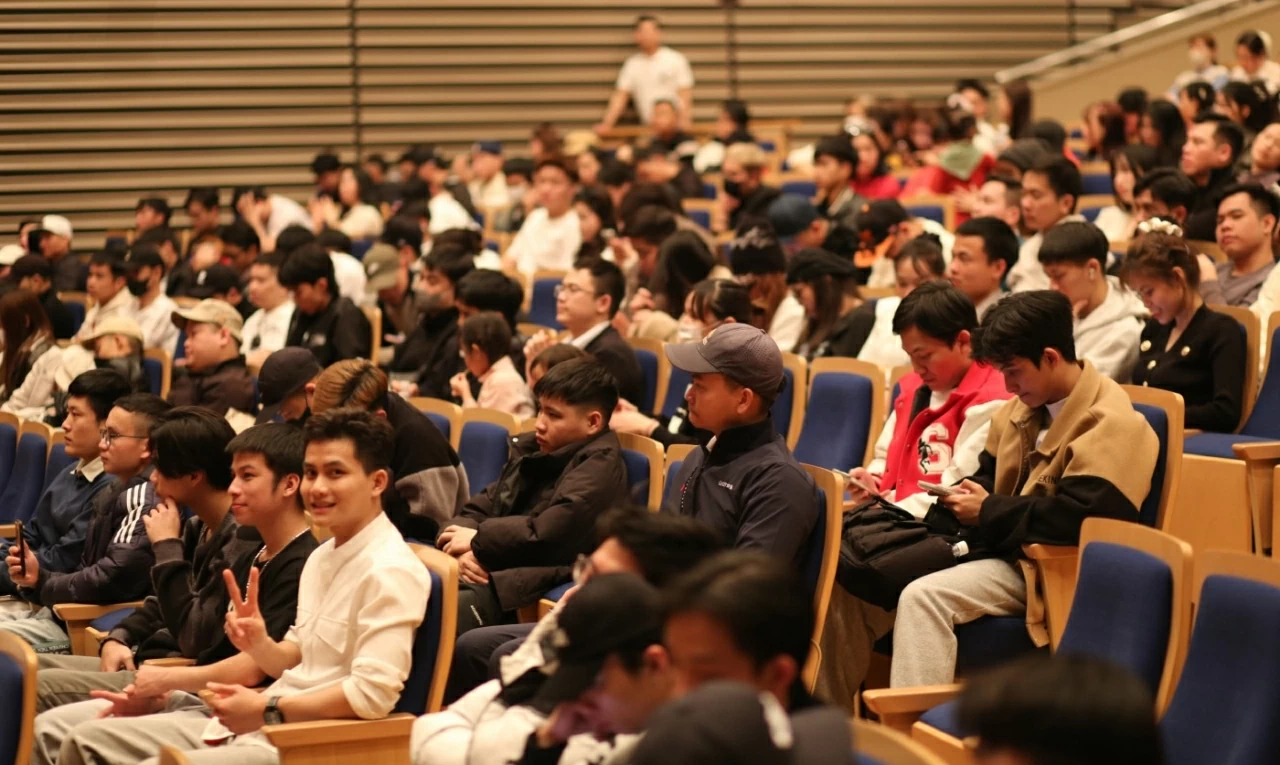 Sự kiện thu hút đông đảo cộng đồng người Việt Nam tham dự.