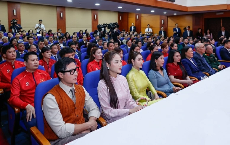 Các đại biểu tham dự cuộc gặp mặt - Ảnh: VGP/Nhật Bắc Các đại biểu tham dự cuộc gặp mặt - Ảnh: VGP/Nhật Bắc