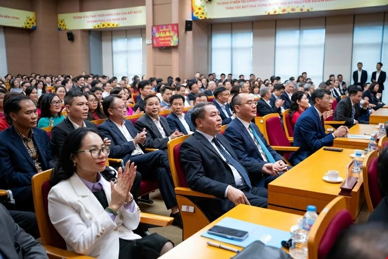 Các đại biểu tham dự cuộc làm việc. (Nguồn: Quốc hội)