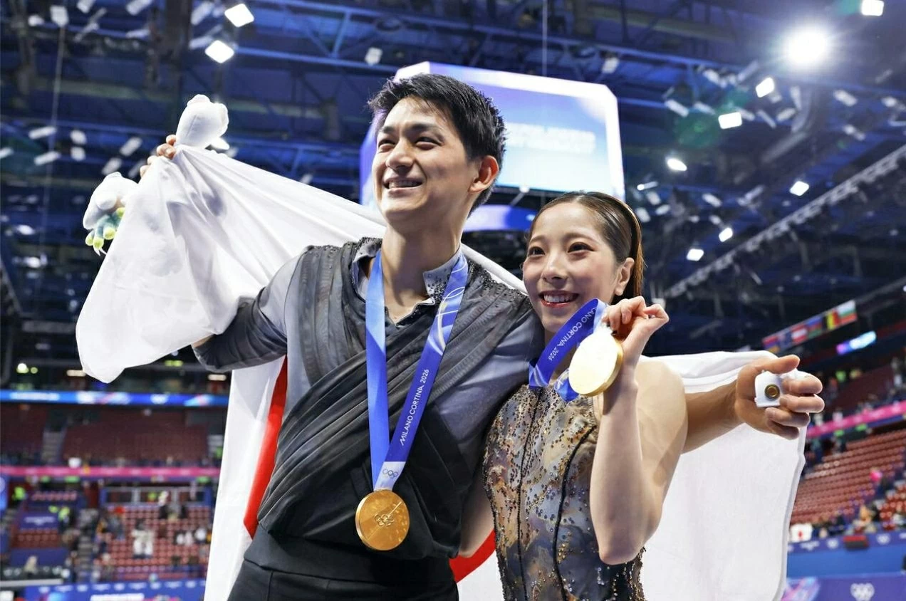 Tại Thế vận hội Mùa đông 2026, cặp vận động viên Nhật Bản Riku Miura và Ryuichi Kihara giành huy chương vàng nội dung đôi, đánh dấu lần đầu tiên Nhật Bản vô địch Olympic ở nội dung này. Sau khi xếp thứ năm ở chương trình short program do lỗi trong phần nâng, họ đạt 158,13 điểm ở bài thi free skate trên nền nhạc phim Gladiator, thành tích cao nhất ở phần thi này. Với tổng điểm 231,24, Miura và Kihara vươn lên dẫn đầu chung cuộc để giành huy chương vàng. Màn trình diễn “hoàn hảo đến mức khó tin” của Miura và Kihara không chỉ thu hút sự chú ý bởi kỹ thuật điêu luyện mà còn bởi tinh thần thi đấu kiên cường, chuyển hoá bất lợi thành chiến thắng. Đây cũng là khoảnh khắc thúc đẩy mạnh mẽ hình ảnh trượt băng đôi trong cộng đồng thể thao Nhật Bản và trên trường quốc tế. (Nguồn: VTC News)