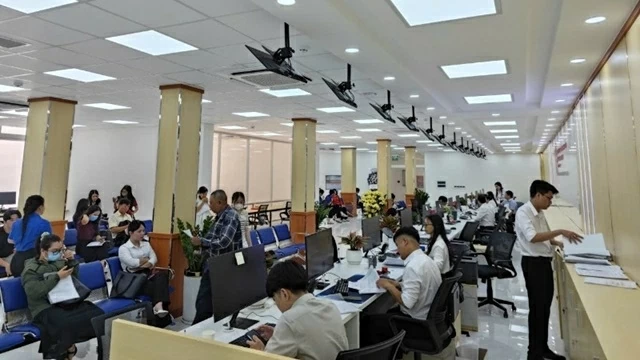 Cải cách hành chính: TP. Hồ Chí Minh phấn đấu giảm 50% thời gian giải quyết thủ tục Cải cách hành chính: TP. Hồ Chí Minh phấn đấu giảm 50% thời gian giải quyết thủ tục