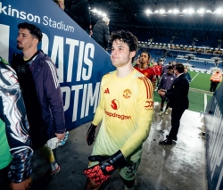 Thi đấu thăng hoa, thủ môn Senne Lammens được vinh danh