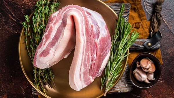 Giá heo hơi hôm nay 24/2: Duy trì ổn định, vùng giá giao dịch từ 70.000 - 72.000 đồng/kg