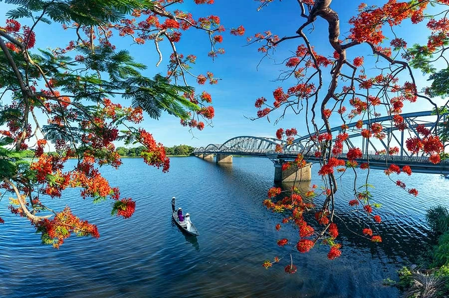 Huế là điểm đến trăng mật lãng mạn hàng đầu thế giới năm 2026 Huế lọt bảng xếp hạng 25 điểm đến trăng mật lãng mạn hàng đầu thế giới năm 2026