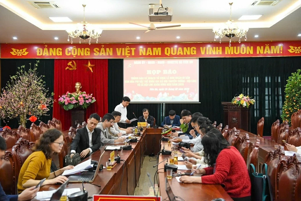 Hội Lim 2026 công khai giá vé gửi xe, không ngả nón nhận tiền khi hát quan họ