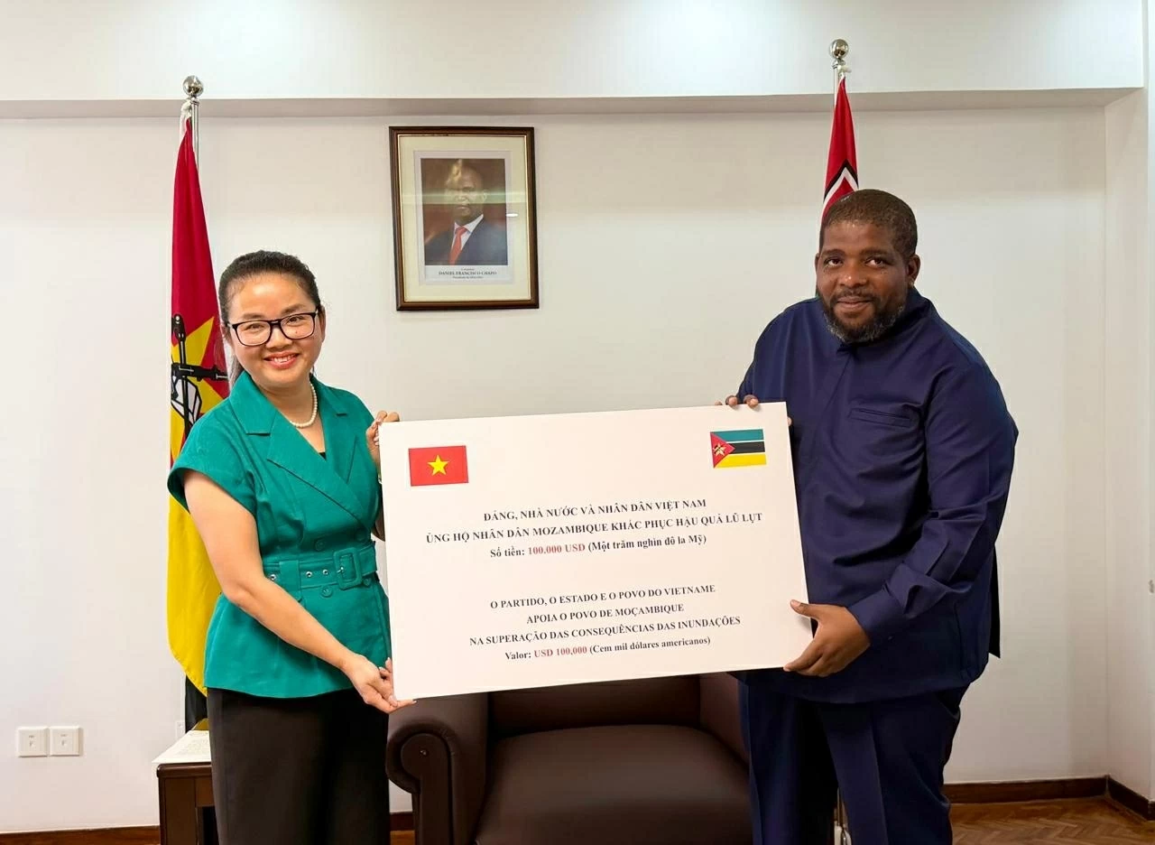 Việt Nam hỗ trợ, ủng hộ nhân dân Mozambique khắc phục hậu quả mưa lũ
