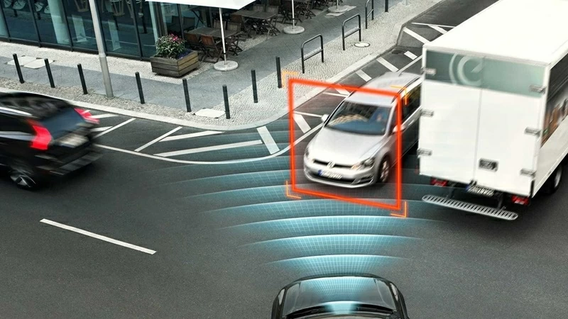 Giảm thiểu va chạm & Phanh khẩn cấp tự động (2003/2008) Giảm thiểu va chạm & Phanh khẩn cấp tự động (2003/2008)