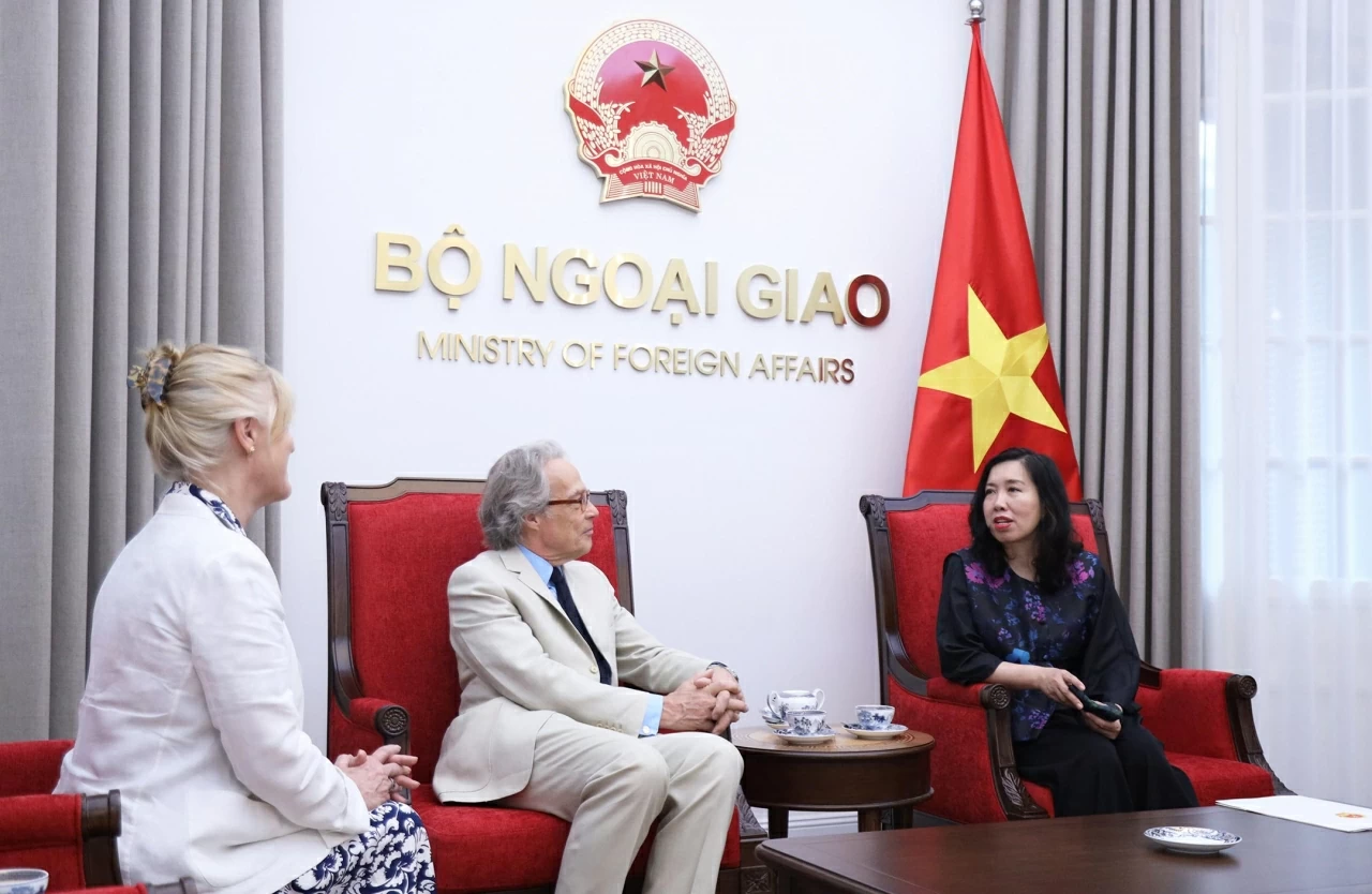 Thứ trưởng Lê Thị Thu Hằng khẳng định Việt Nam luôn coi trọng phát triển quan hệ hai nước cũng như vai trò toàn cầu của Vương quốc Anh. (Ảnh: Thành Long)