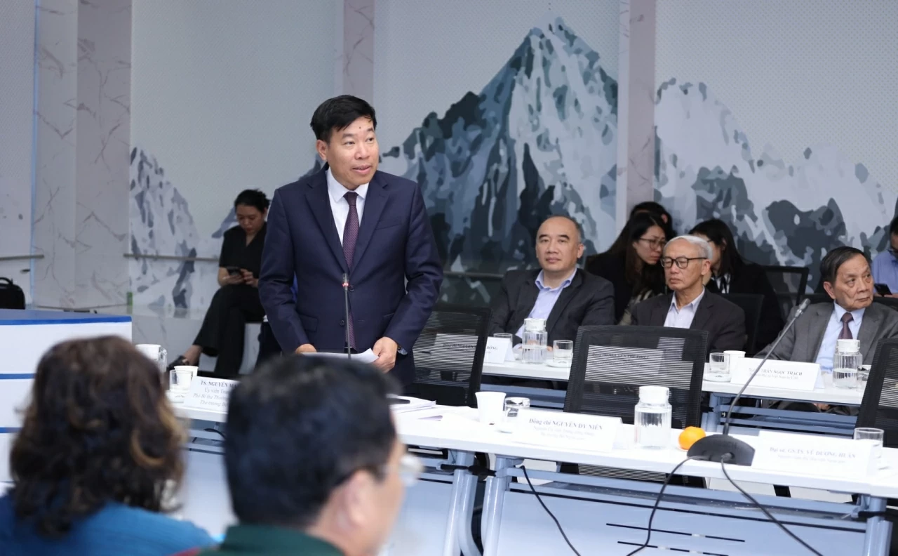 Ủy viên Trung ương Đảng, Phó Bí thư thường trực Đảng ủy, Thứ trưởng Ngoại giao Nguyễn Mạnh Cường phát biểu kết luận Hội thảo. (Ảnh: Thành Long) Ủy viên Trung ương Đảng, Phó Bí thư thường trực Đảng ủy, Thứ trưởng Ngoại giao Nguyễn Mạnh Cường phát biểu kết luận Hội thảo. (Ảnh: Thành Long)